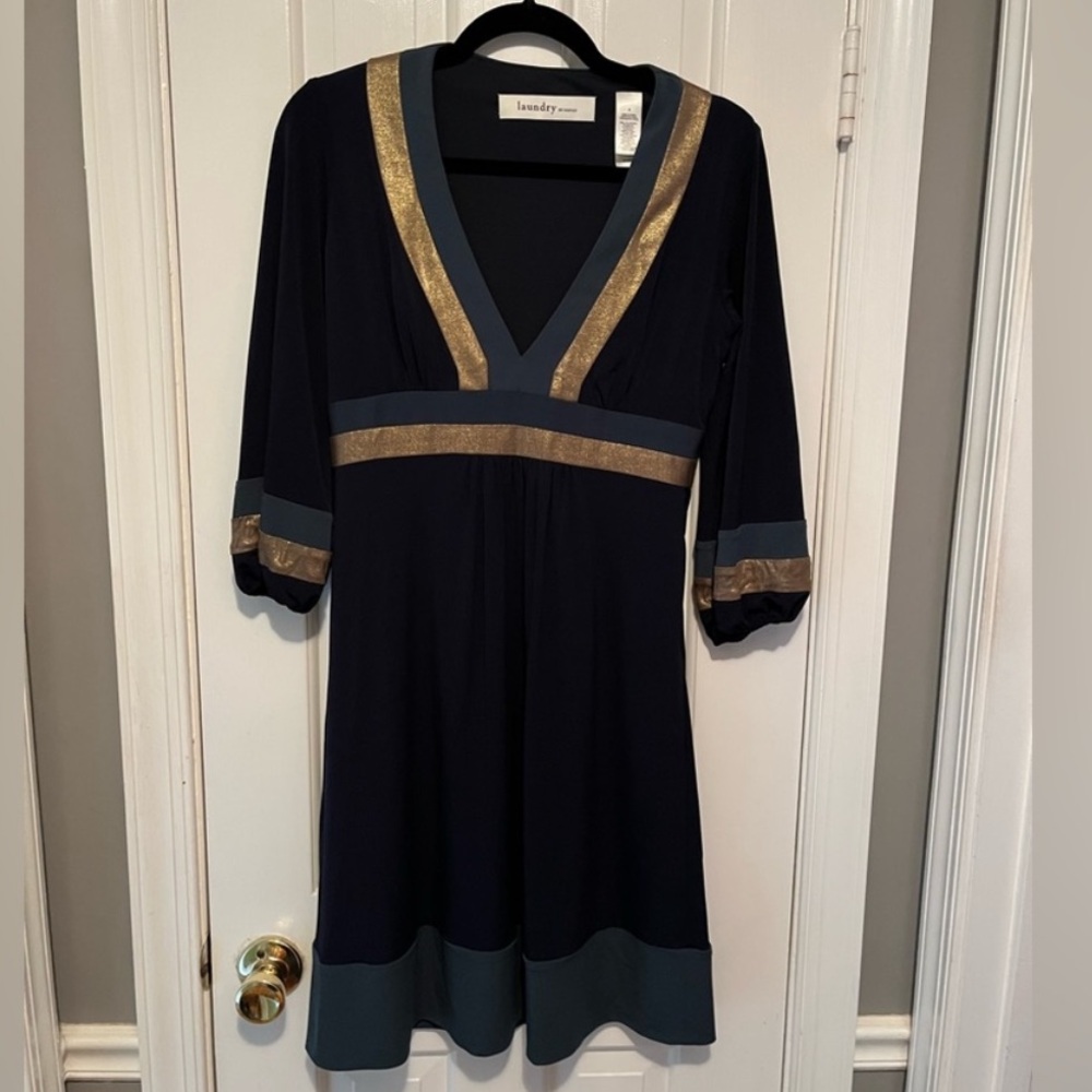 Laundry by Design v neck dress